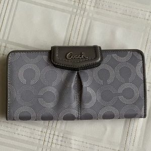 Coach Ashley Dotted Op Art Slim Wallet/Billfold